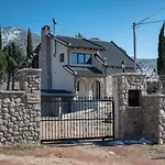 Dianne - Your In Mount Parnassos Βίλα