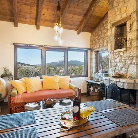 Dianne - Your In Mount Parnassos Villa