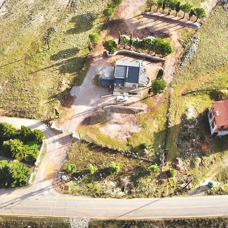 Dianne - Your In Mount Parnassos Villa