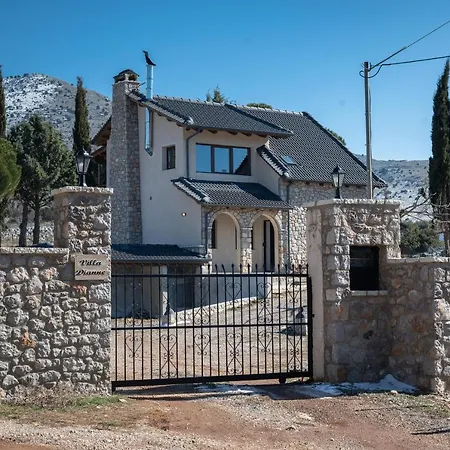 Dianne - Your In Mount Parnassos Villa