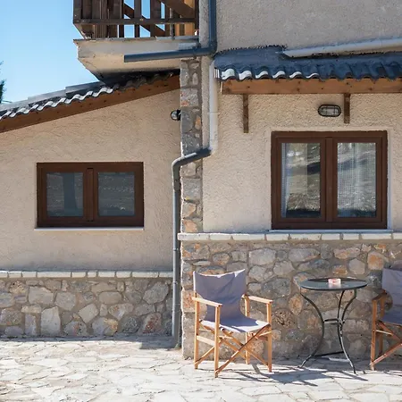 Dianne - Your In Mount Parnassos Villa